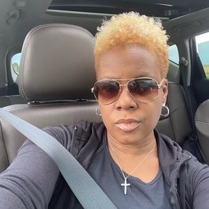 Meet your Posher, Yolanda